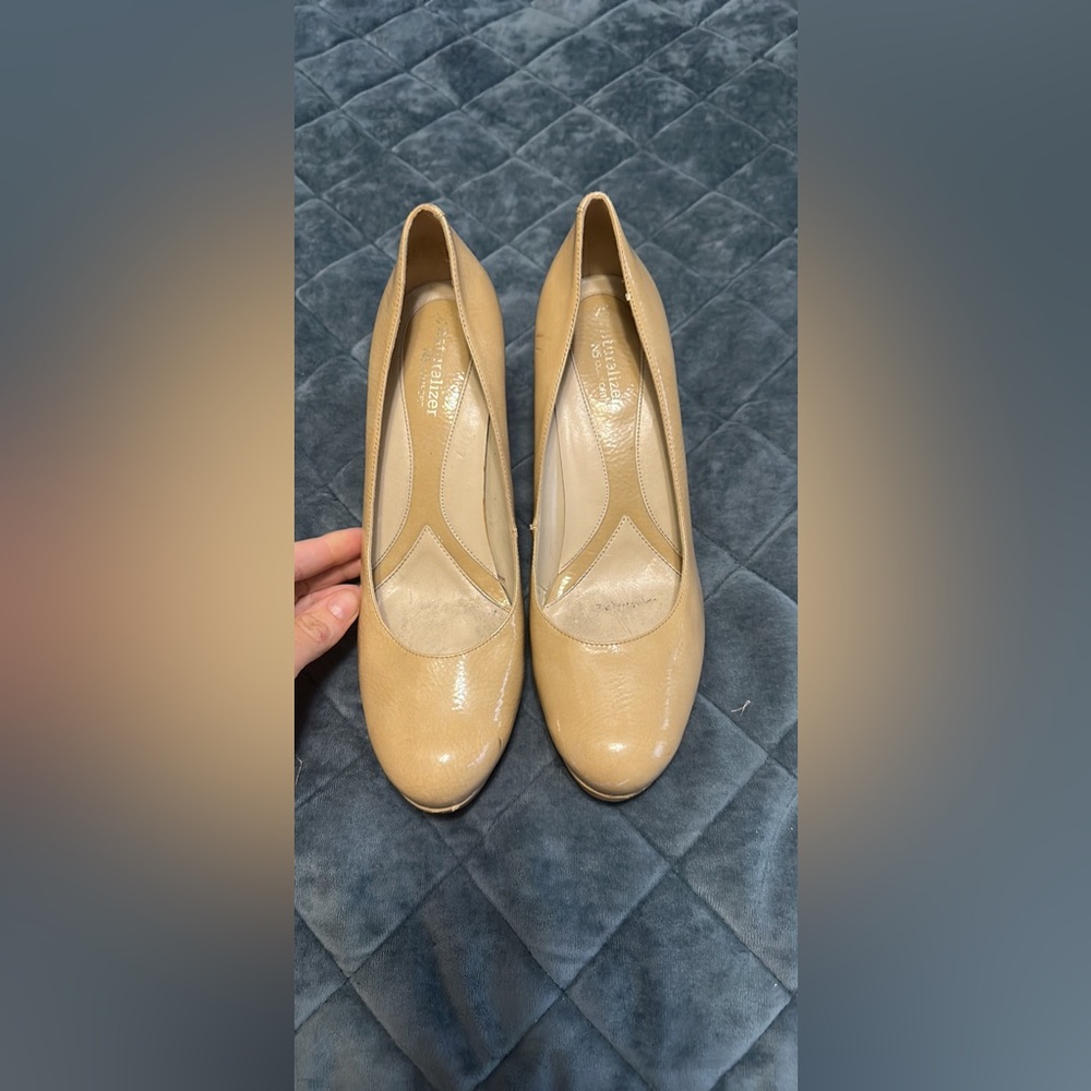 Taupe naturalizer pumps size 9.5